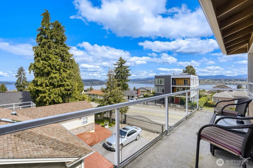 Property photo for 11031 Cornell Avenue S, Seattle photo 31