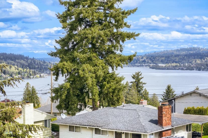 Property photo for 11031 Cornell Avenue S, Seattle photo 32