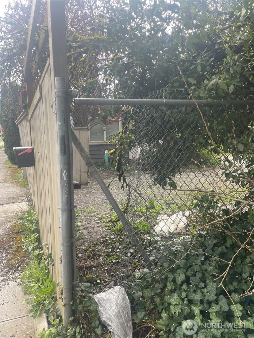 Property photo for 3101 S Walden Street, Seattle photo 6