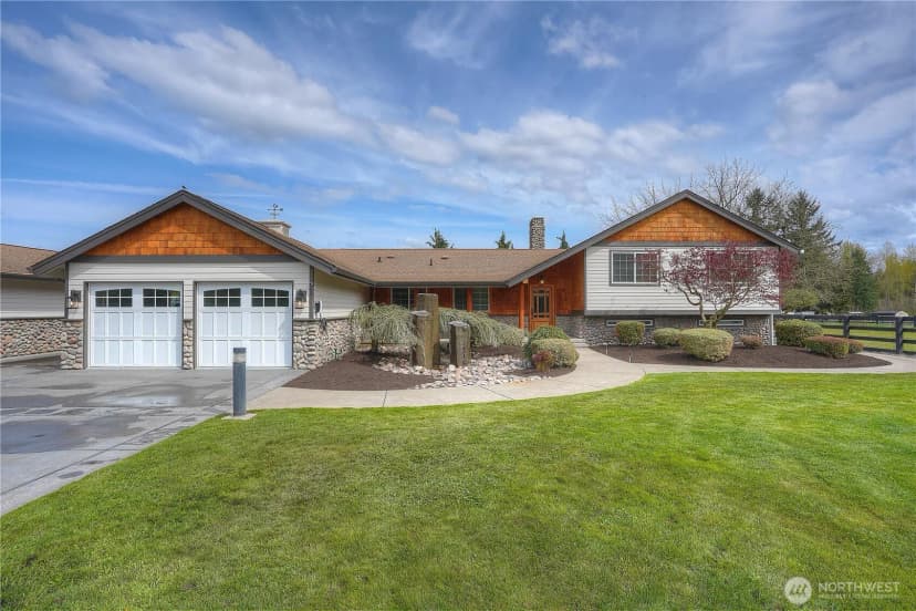 Property photo for 30815 Webster Road E, Eatonville photo 2