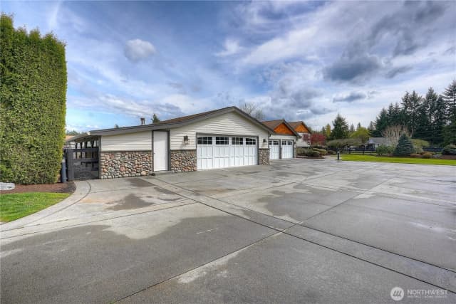 Property photo for 30815 Webster Road E, Eatonville photo 3