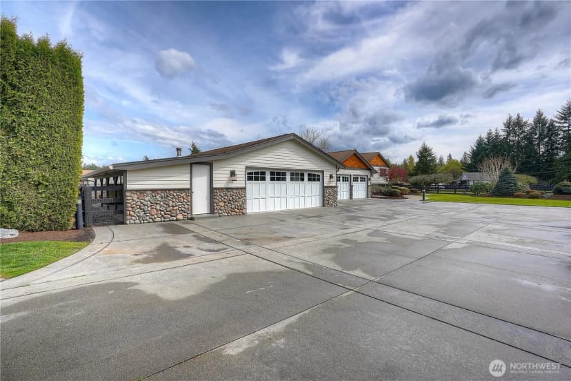 Property photo for 30815 Webster Road E, Eatonville photo 3