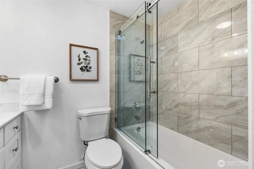 Property photo for 2408 164th Avenue Ne, Bellevue photo 17