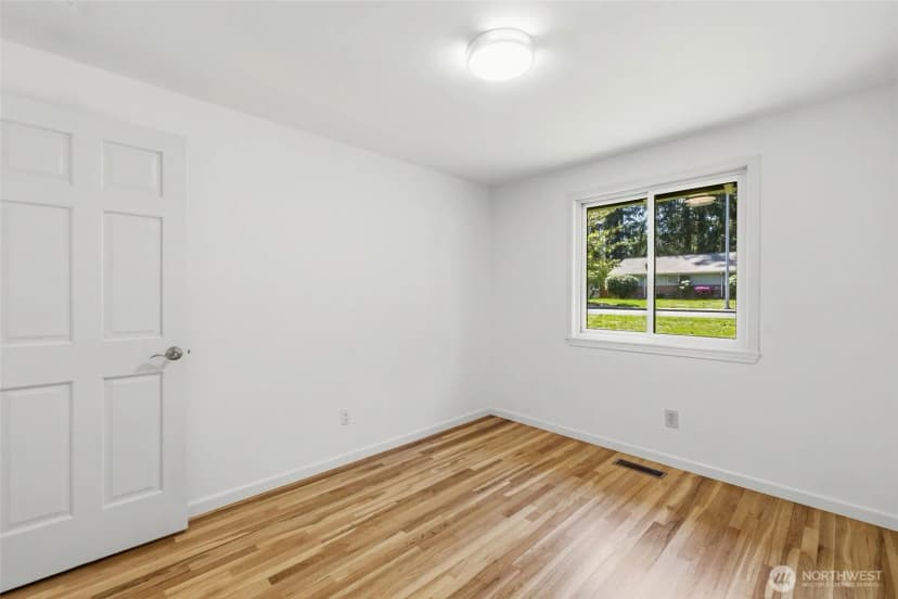 Property photo for 2408 164th Avenue Ne, Bellevue photo 18