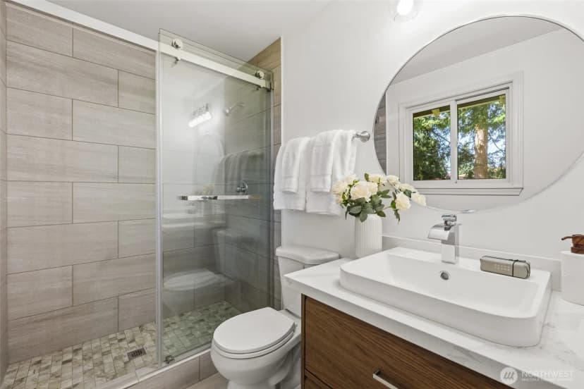 Property photo for 2408 164th Avenue Ne, Bellevue photo 14