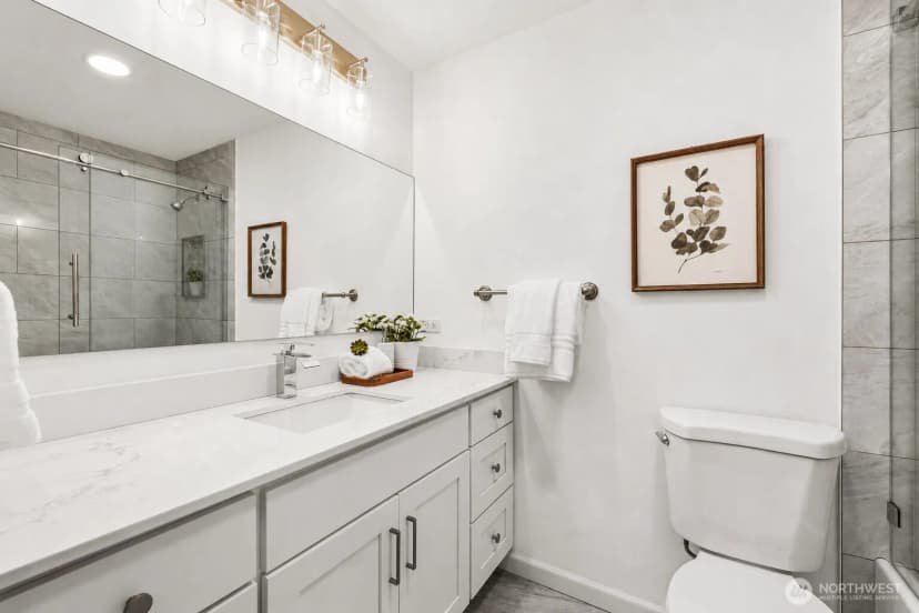 Property photo for 2408 164th Avenue Ne, Bellevue photo 16