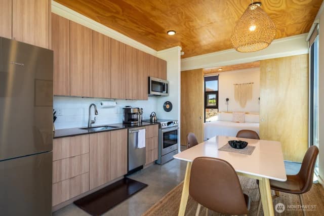 Property photo for 23648 Cliffe Pointe Road Nw #10c, Quincy photo 4