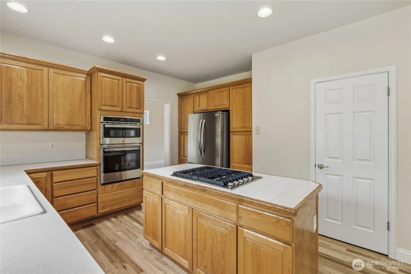 Property photo for 18636 172nd Place Se, Renton photo 9