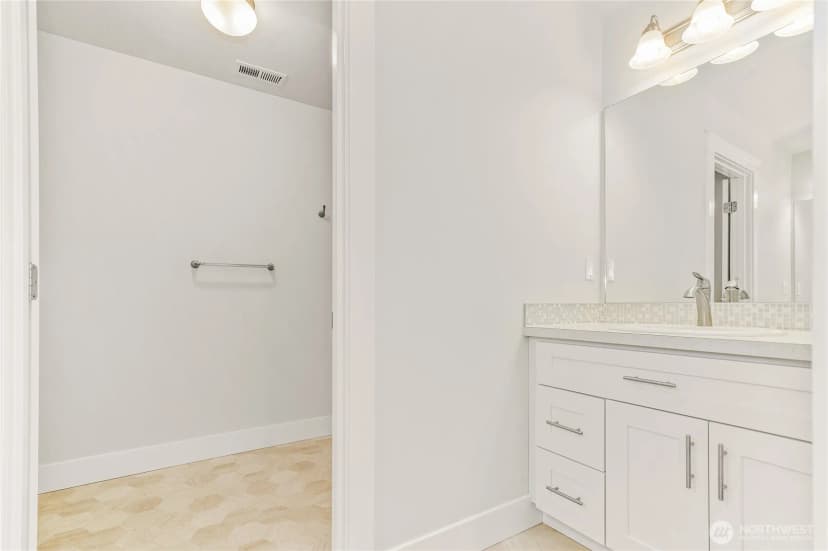 Property photo for 2403 79th Avenue Se #110, Tumwater photo 23
