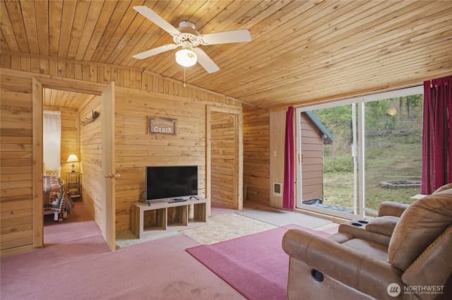 Property photo for 2205 Pine Tree Road, Leavenworth photo 4