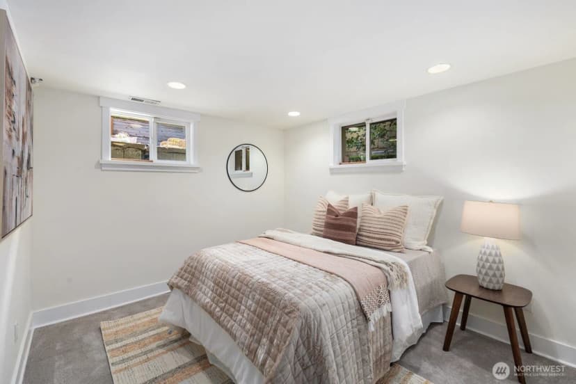 Property photo for 2556 10th Avenue W, Seattle photo 27