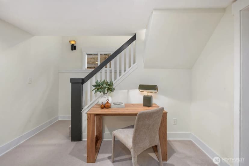 Property photo for 2556 10th Avenue W, Seattle photo 26