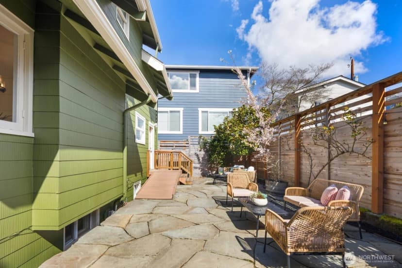 Property photo for 2556 10th Avenue W, Seattle photo 33