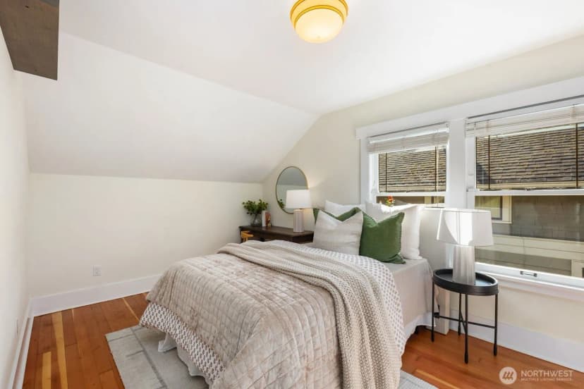 Property photo for 2556 10th Avenue W, Seattle photo 19