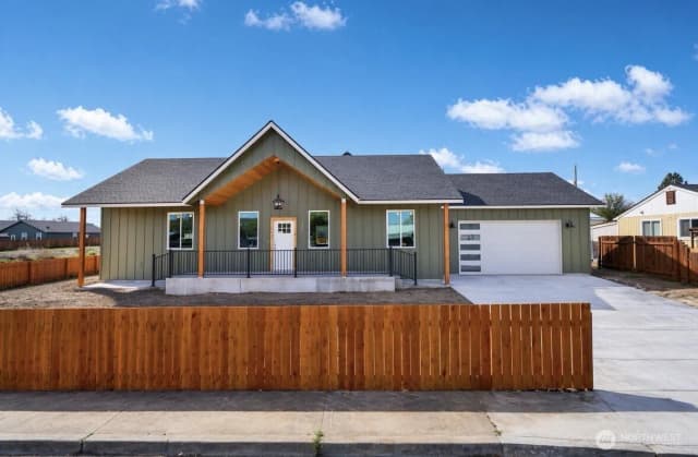 Property photo for 129 Se 3rd Avenue, Soap Lake