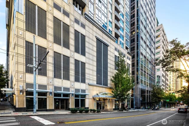 Property photo for 819 Virginia Street #3303, Seattle photo 3