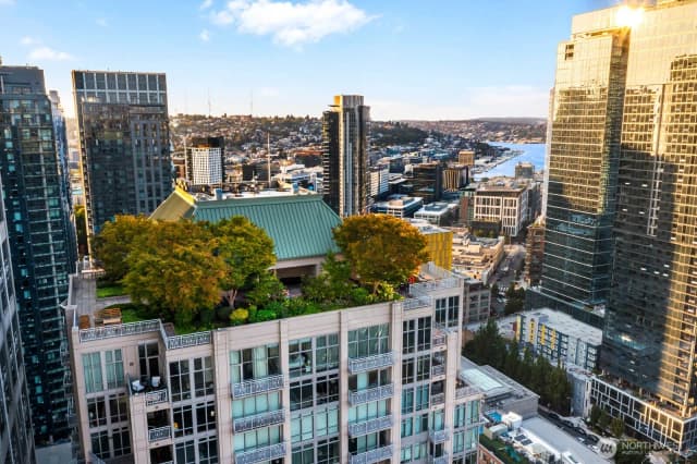 Property photo for 819 Virginia Street #3303, Seattle photo 2