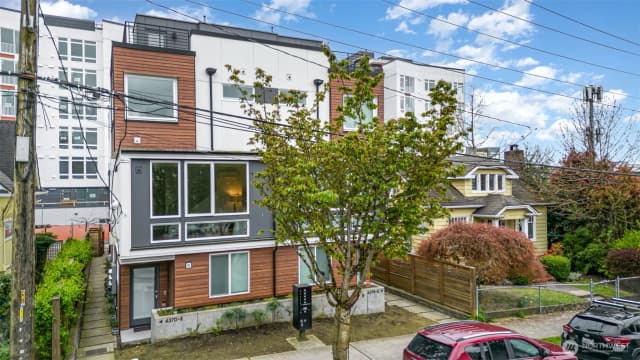 Property photo for 437 Ne 73rd Street #a, Seattle photo 2