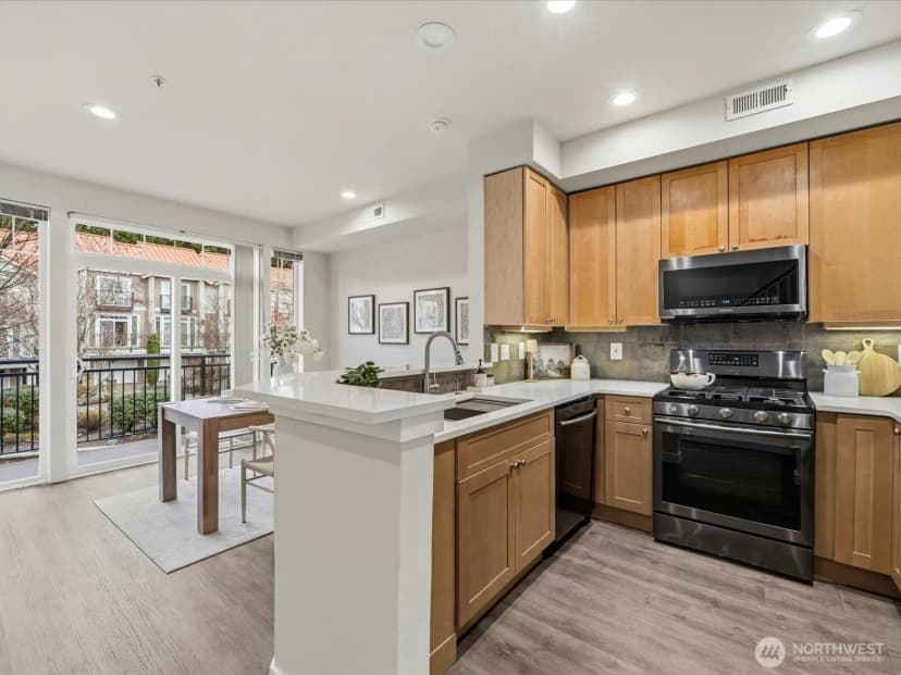 Property photo for 12701 Se 41st Place #316, Bellevue photo 10