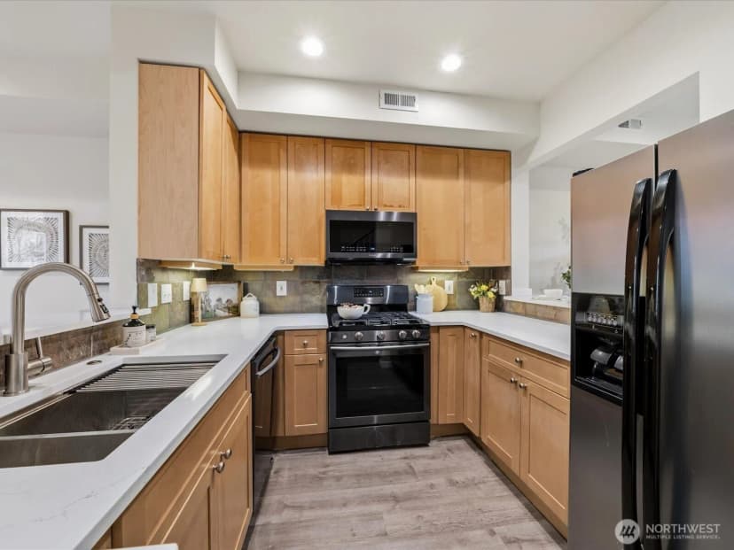 Property photo for 12701 Se 41st Place #316, Bellevue photo 11