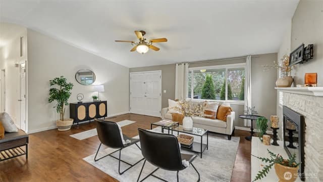 Property photo for 11204 148th Avenue Se, Renton photo 5