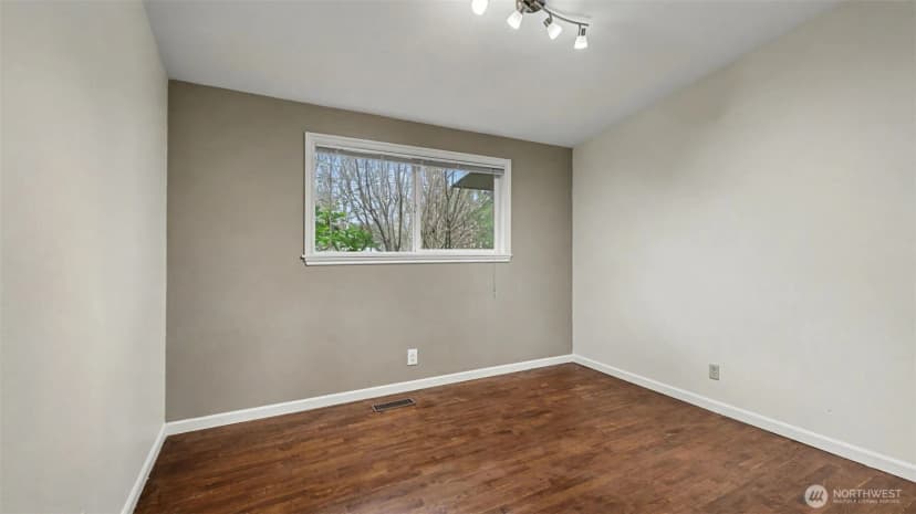 Property photo for 11204 148th Avenue Se, Renton photo 15