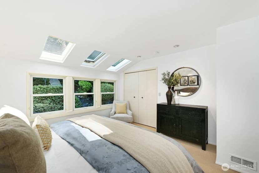 Property photo for 2514 Lake Park Drive S, Seattle photo 18