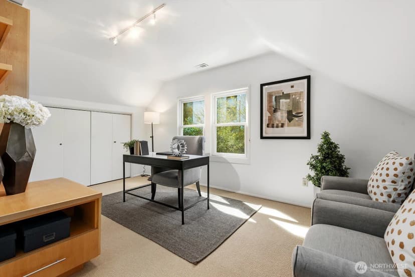 Property photo for 2514 Lake Park Drive S, Seattle photo 24