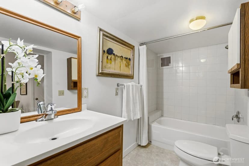 Property photo for 2514 Lake Park Drive S, Seattle photo 28