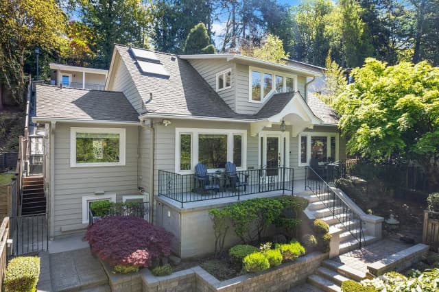 Property photo for 2514 Lake Park Drive S, Seattle