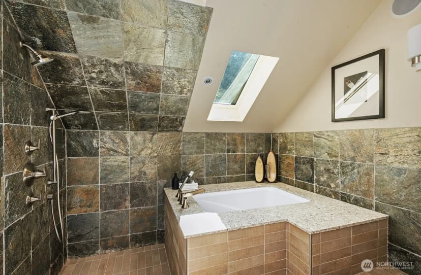 Property photo for 2514 Lake Park Drive S, Seattle photo 21