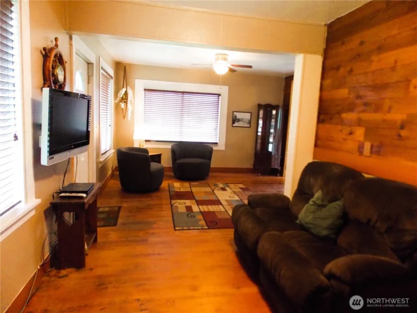 Property photo for 245 3rd Street, Morton photo 9