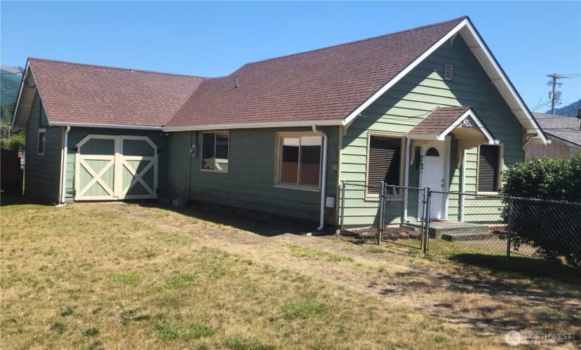 Property photo for 245 3rd Street, Morton