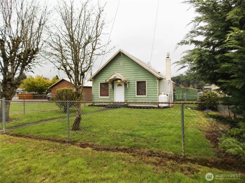 Property photo for 245 3rd Street, Morton photo 7