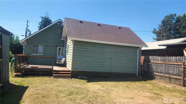 Property photo for 245 3rd Street, Morton photo 4