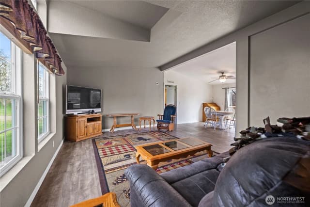Property photo for 5206 Sandridge Road, Long Beach photo 4