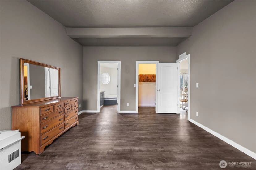 Property photo for 5206 Sandridge Road, Long Beach photo 14