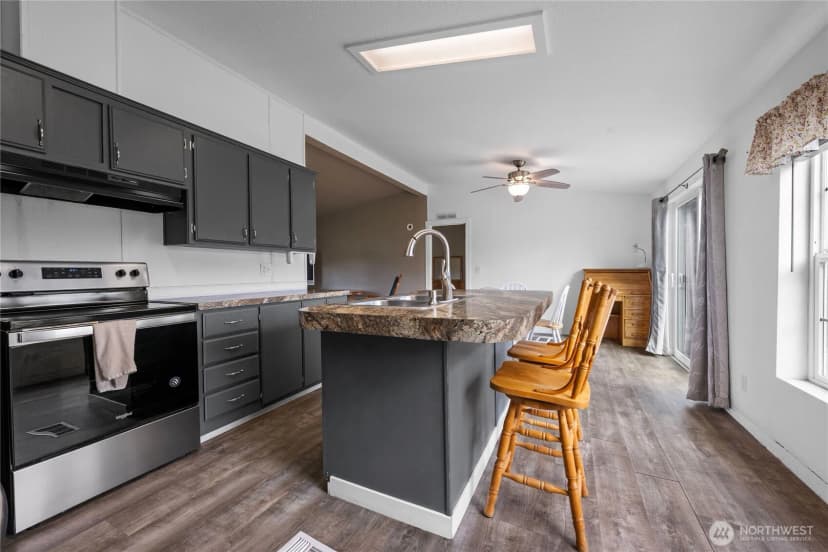 Property photo for 5206 Sandridge Road, Long Beach photo 12
