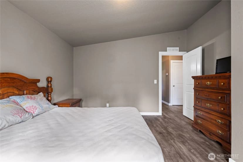 Property photo for 5206 Sandridge Road, Long Beach photo 28