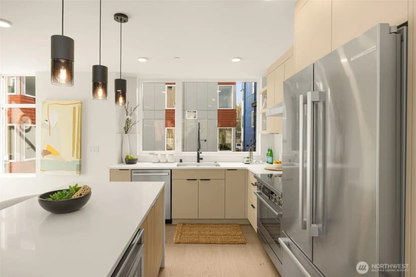 Property photo for 1319 E Denny Way, Seattle photo 11