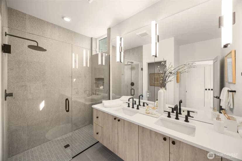Property photo for 1319 E Denny Way, Seattle photo 18