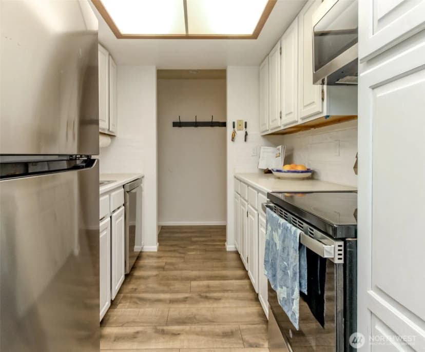 Property photo for 13235 12th Avenue Sw #522, Burien photo 17