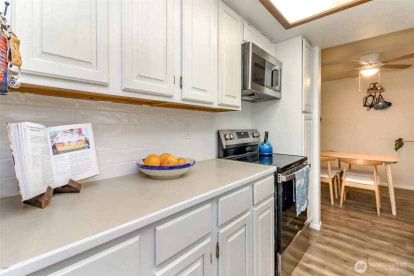 Property photo for 13235 12th Avenue Sw #522, Burien photo 15