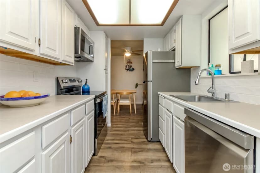 Property photo for 13235 12th Avenue Sw #522, Burien photo 16