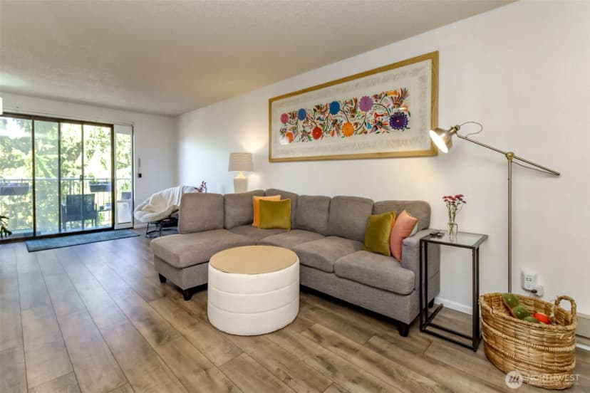 Property photo for 13235 12th Avenue Sw #522, Burien photo 5