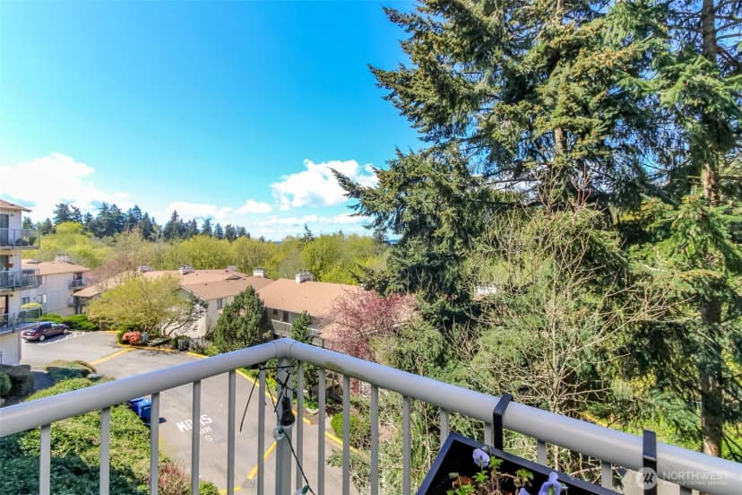Property photo for 13235 12th Avenue Sw #522, Burien photo 29