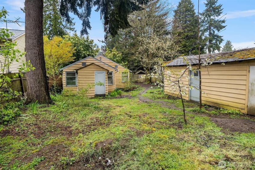 Property photo for 15527 Wallingford Avenue N, Shoreline photo 14