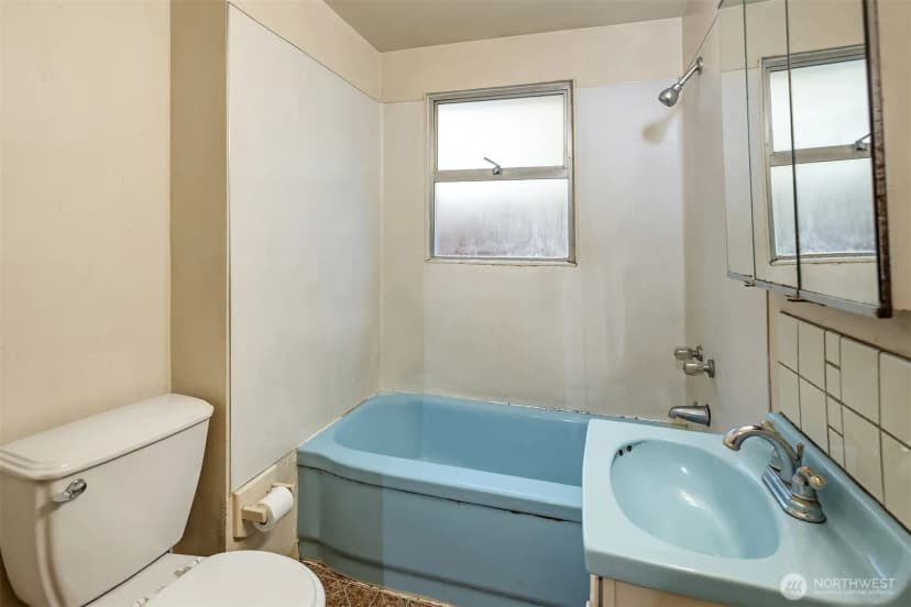 Property photo for 15527 Wallingford Avenue N, Shoreline photo 10