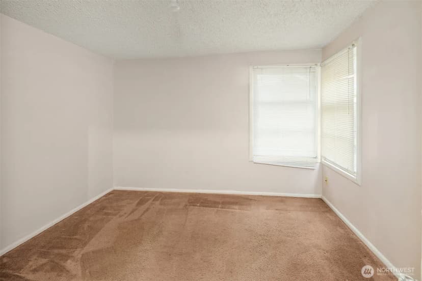 Property photo for 15527 Wallingford Avenue N, Shoreline photo 7