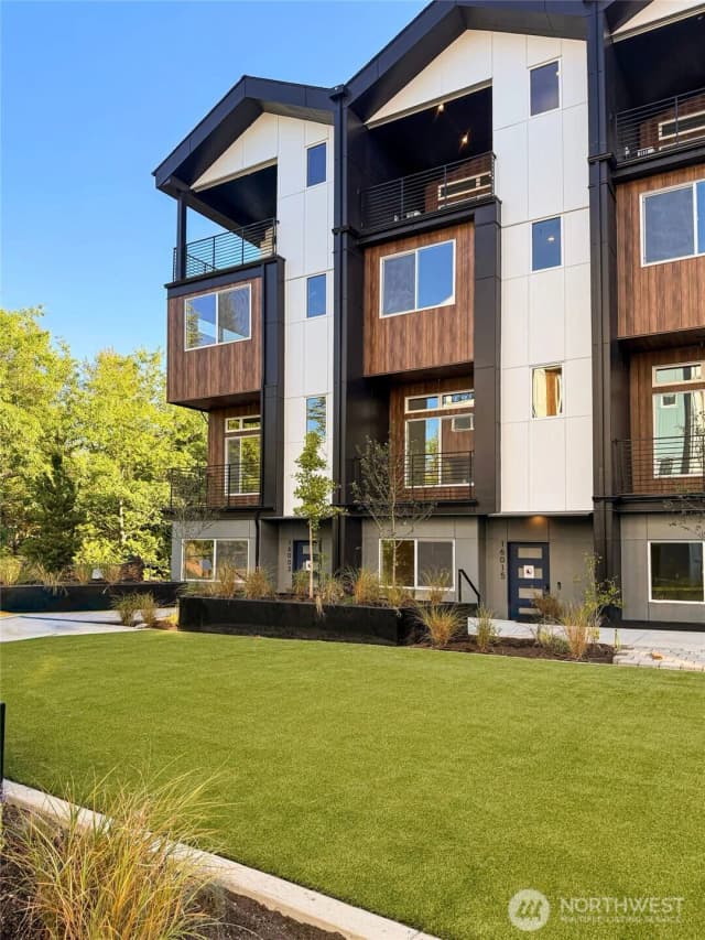 Property photo for 16003 Se 31st Lane, Bellevue